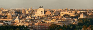 İtalya 'da antik mimari ile Roma çatısı panoramik manzarası. 