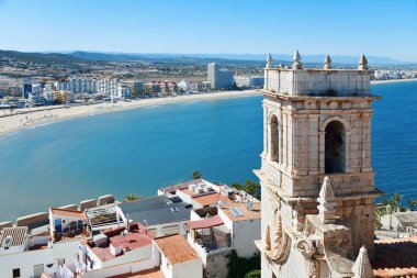 İspanya 'da Akdeniz manzaralı Peniscola Şatosu.