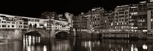 Ponte Vecchio Över Arno River Panorama Florens Italien Natten — Stockfoto