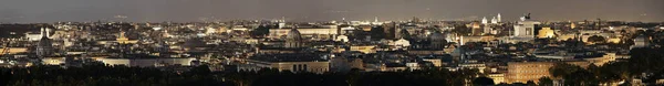 Roma Vista Panorâmica Telhado Com Horizonte Arquitetura Antiga Itália Noite — Fotografia de Stock