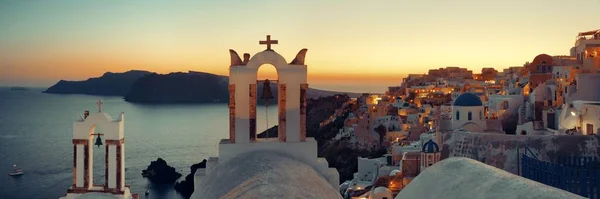 Santorini Skyline Natten Med Byggnader Och Klocktorn Grekland — Stockfoto