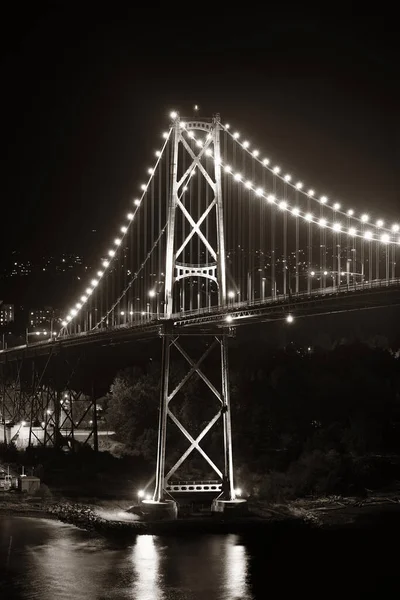 Vancouver Lions Gate Bridge Vista Noturna — Fotografia de Stock