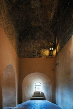 İspanya 'daki salonda Segovia Alcazar penceresi.