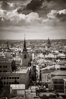 Madrid 'in İspanya' daki şehrin çatı manzarası.