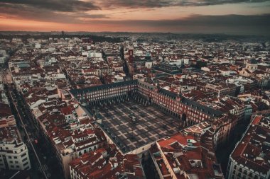 İspanya'da tarihi binaları ile Madrid plaza Belediye Başkanı havadan görünümü.