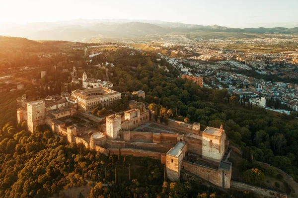 Vista Aérea Alhambra Nascer Sol Com Edifícios Históricos Granada Espanha — Fotografia de Stock