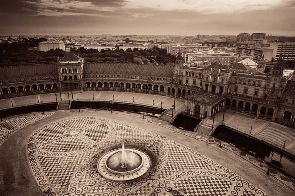 西班牙塞维利亚埃斯帕纳广场或西班牙广场的空中景观 — 图库照片