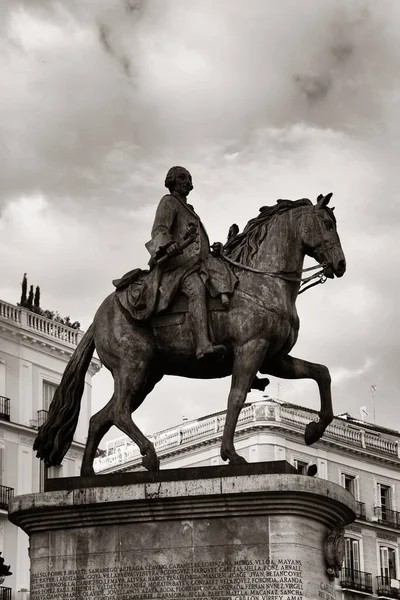 Statue Roi Carlos Iii Cheval Puerta Del Sol Madrid Espagne — Photo
