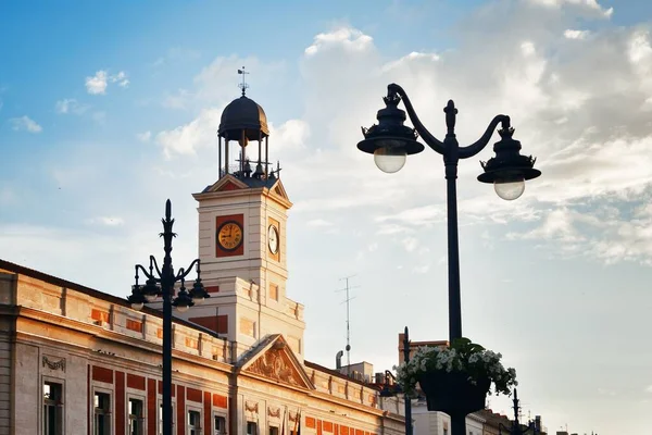 スペイン マドリードのプエルタ ソルにある郵便局 レアル カーサ コレオス の鐘楼 — ストック写真