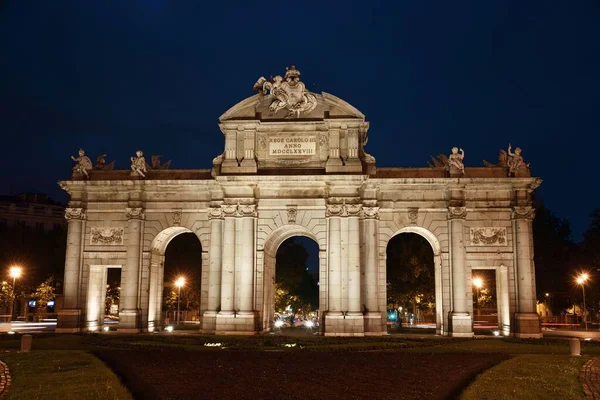 Puerta Alcalá Puerta Alcalá Por Noche Vista Primer Plano Madrid — Foto de Stock