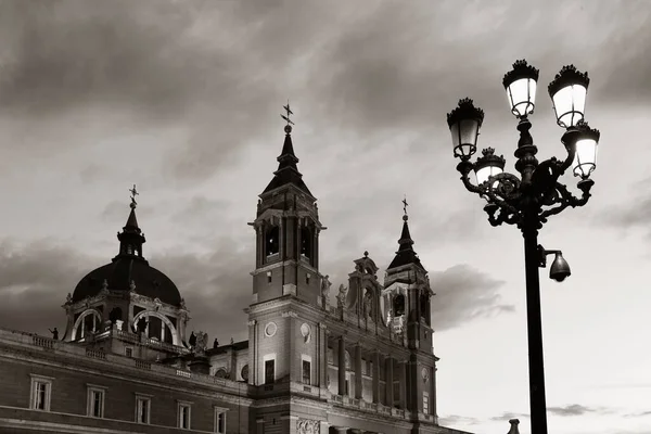 西班牙马德里圣玛丽大教堂 拉穆迪那皇家教堂 — 图库照片