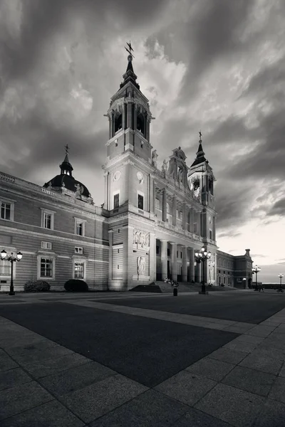 Kathedraal Van Saint Mary Koninklijke Van Almudena Nachts Madrid Spanje — Stockfoto