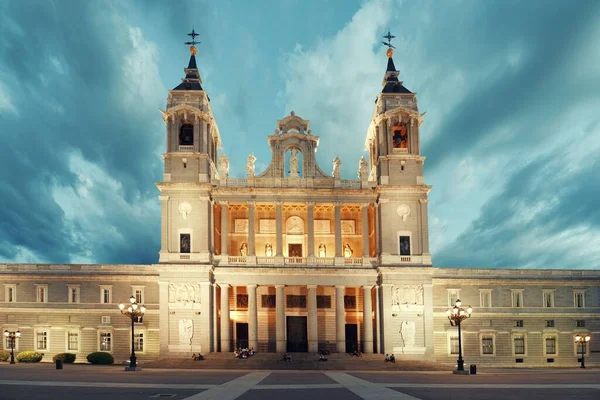 Katedra Najświętszej Marii Panny Królewskiej Almudena Nocy Madrycie Hiszpania — Zdjęcie stockowe
