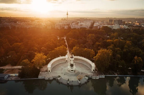 Luftaufnahme Des Monuments Alfonso Xii Retiro Park Bei Sonnenaufgang Madrid — Stockfoto