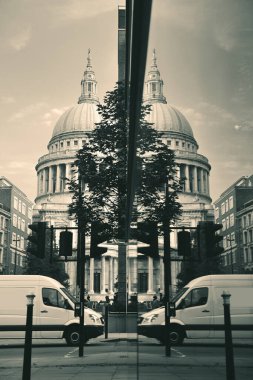 St Pauls Katedrali Londra 'da kapalı..