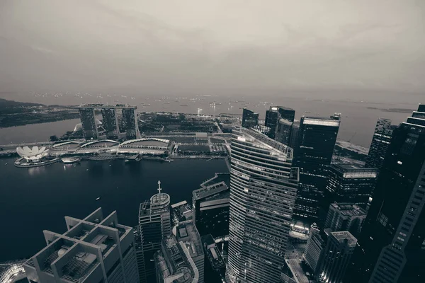 Singapore Uitzicht Het Dak Met Stedelijke Wolkenkrabbers Bij Zonsondergang — Stockfoto