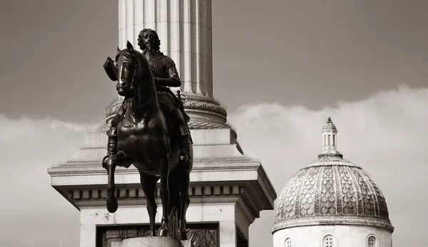 Πλατεία Τραφάλγκαρ Στήλη Νelsons Και Άγαλμα Στο Λονδίνο — Φωτογραφία Αρχείου