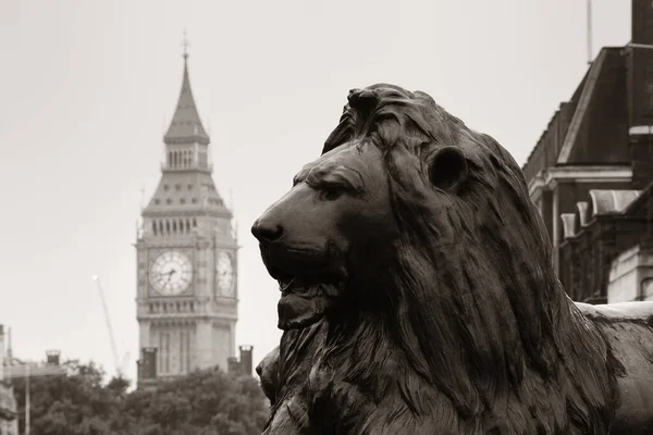 Estátua Leão Trafalgar Square Big Ben Londres — Fotografia de Stock