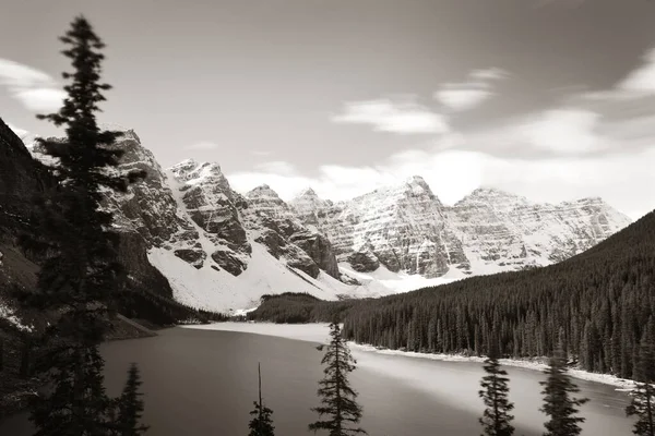 Banff Ulusal Parkı Ndaki Moraine Gölü Kanada — Stok fotoğraf