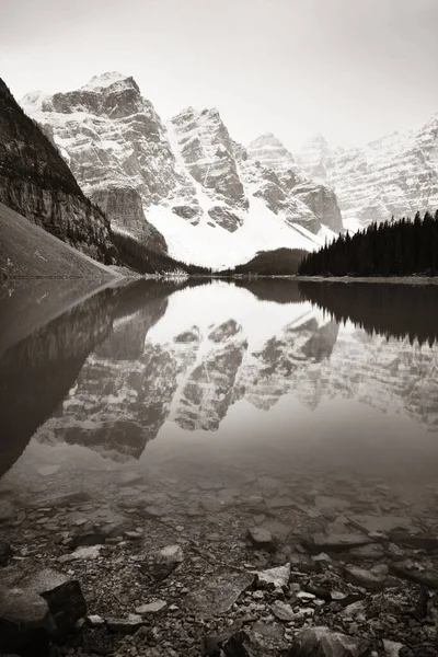 Lago Moraine Banff National Park Canadá — Fotografia de Stock