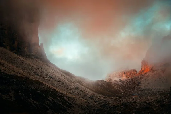 Dolomitok Természetes Landcape Ködben Észak Olaszországban — Stock Fotó