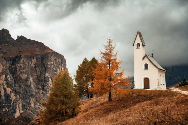 Iglesia Las Dolomitas Paisaje Natural Del Norte Italia —  Fotos de Stock