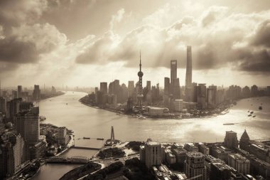 Şangay şehri hava manzaralı Pudong iş bölgesi ve Çin 'de ufuk çizgisi.