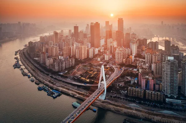 Vista Aérea Los Edificios Urbanos Horizonte Ciudad Chongqing Atardecer — Foto de Stock