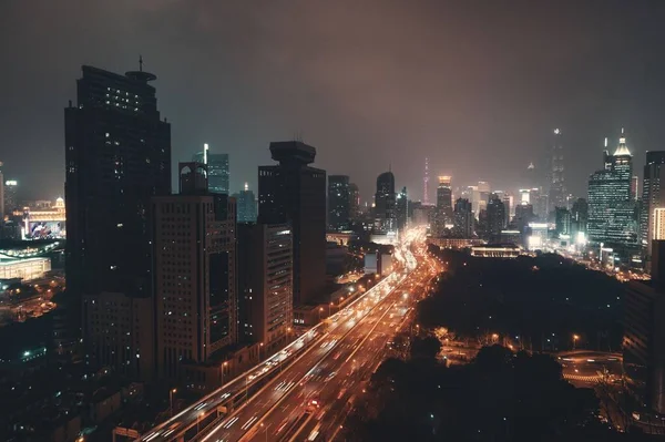 上海空中夜景与中国的城市天际线和摩天大楼 — 图库照片