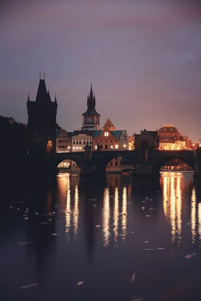 Prag Skyline Och Bro Över Floden Tjeckien Natten — Stockfoto