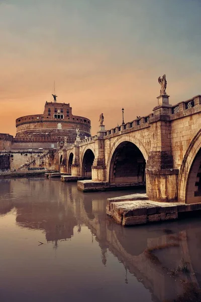 Talya Sant Angelo Kalesi Tiber Nehri Üzerinde Köprü — Stok fotoğraf