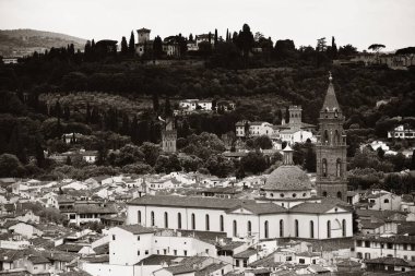 Floransa manzaralı kilise ve çatı