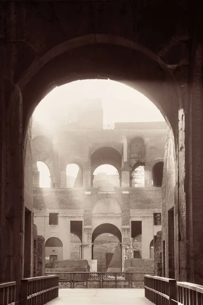 Arco Nel Colosseo Punto Riferimento Conosciuto Tutto Mondo Simbolo Roma — Foto Stock