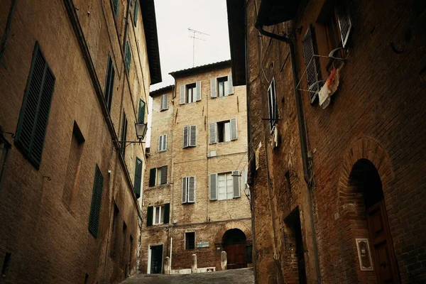 Vista Calle Con Edificios Antiguos Siena Italia —  Fotos de Stock