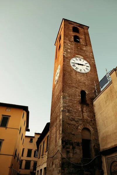 Lucca Uitzicht Straat Met Santa Maria Del Carminein Klokkentoren Italië — Stockfoto