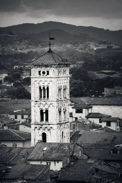 Bell Tower Basilica San Michele Lucca Italia — Fotografia de Stock