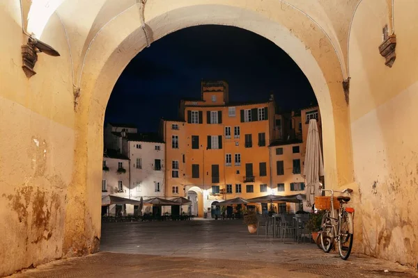 Ingresso Dell Arco Piazza Dell Anfiteatro Lucca Notte — Foto Stock
