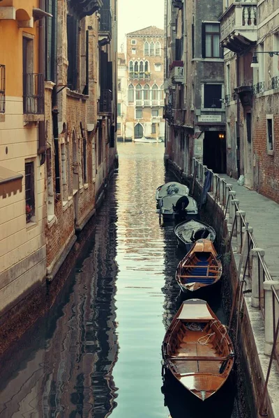 Boat Park Venice Alley Canal Italy — Stock Photo, Image