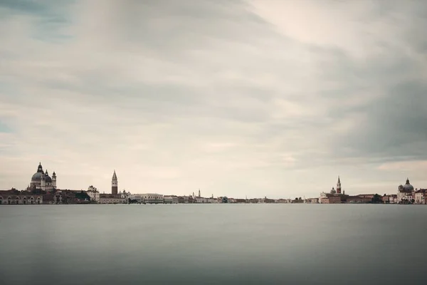 Ciudad Skyline Venecia Con Torre Reloj Cúpula Larga Exposición Vista — Foto de Stock
