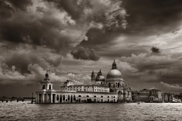 Velencei Templom Santa Maria Della Salute Csatorna Olaszországban — Stock Fotó