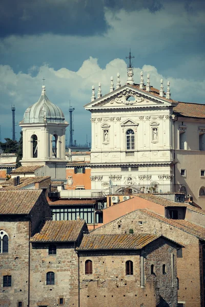 イタリアの古代建築とローマの屋上からの眺め — ストック写真