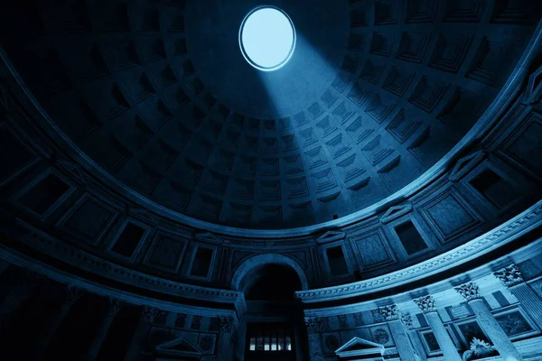 Интерьер Пантеона Световым Лучом Риме Италия — стоковое фото