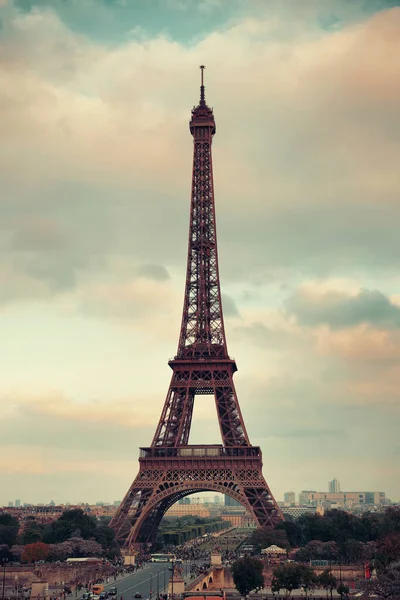Torre Eiffel Com Rua Trânsito Paris França — Fotografia de Stock