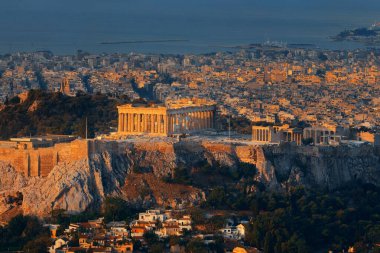 Atina silueti Akropolis, Yunanistan ile Lykavitos Dağı 'ndan izlendi.