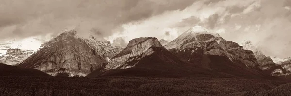 Πανόραμα Τοπίο Του Banff National Park Στον Καναδά Χιονισμένο Βουνό — Φωτογραφία Αρχείου