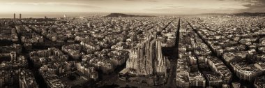 Sagrada Familia Basilica hava panoramik görünüm olarak ünlü dönüm noktası Barcelona, İspanya