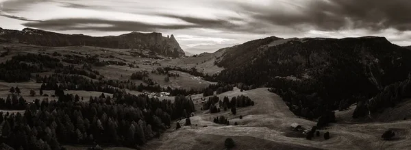 意大利北部的白云石自然景观 — 图库照片