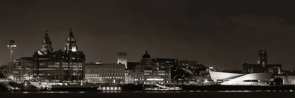 Paisaje Urbano Del Skyline Liverpool Por Noche Con Edificios Inglaterra —  Fotos de Stock