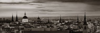 Madrid 'in İspanya' daki şehrin çatı manzarası.