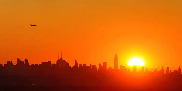 Panorama Silhueta Nascer Sol Nova York Avião Visto Parque — Fotografia de Stock